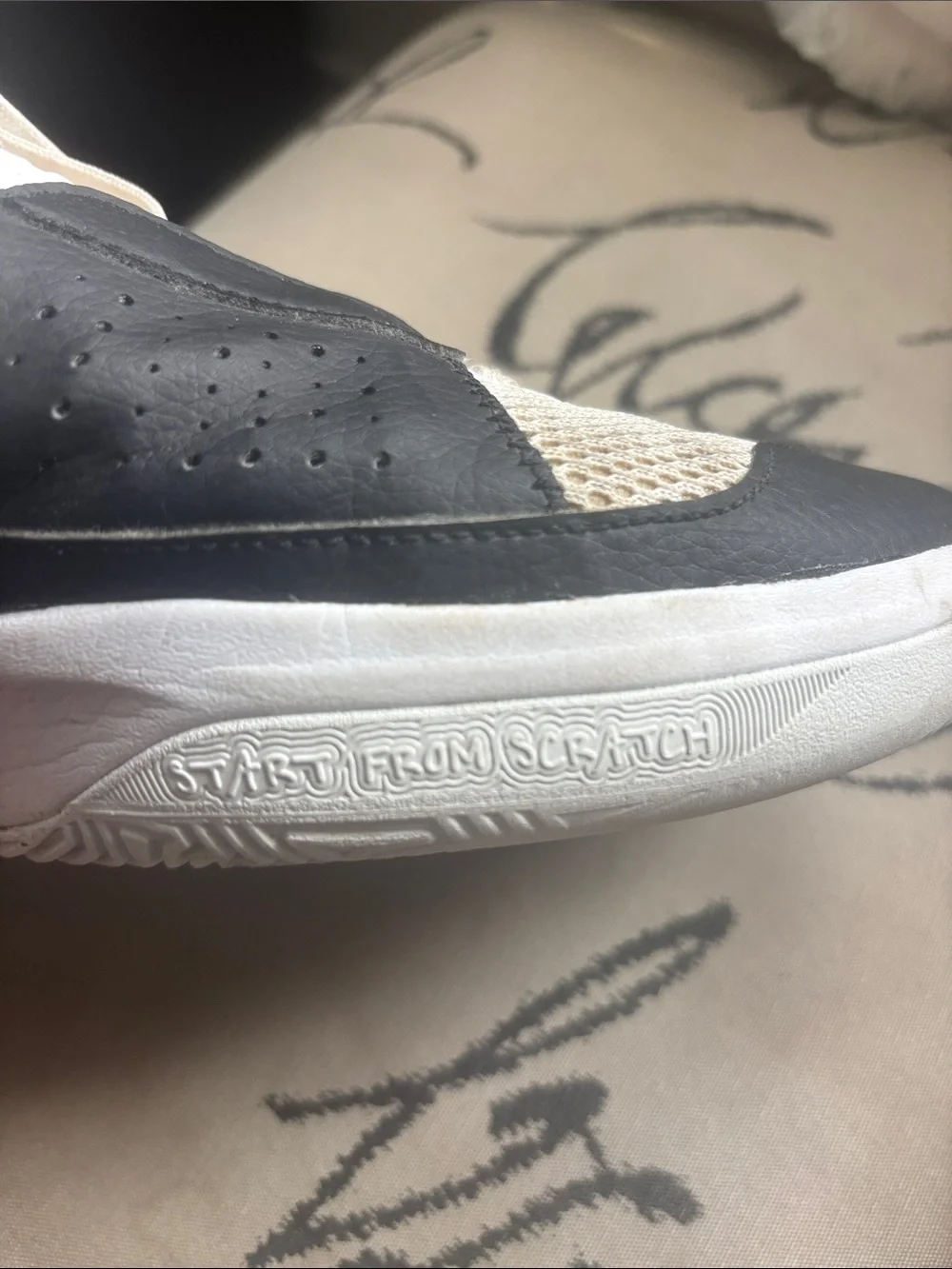 Nike men’s Cream and Black Low-Top Mesh Sneakers size 12